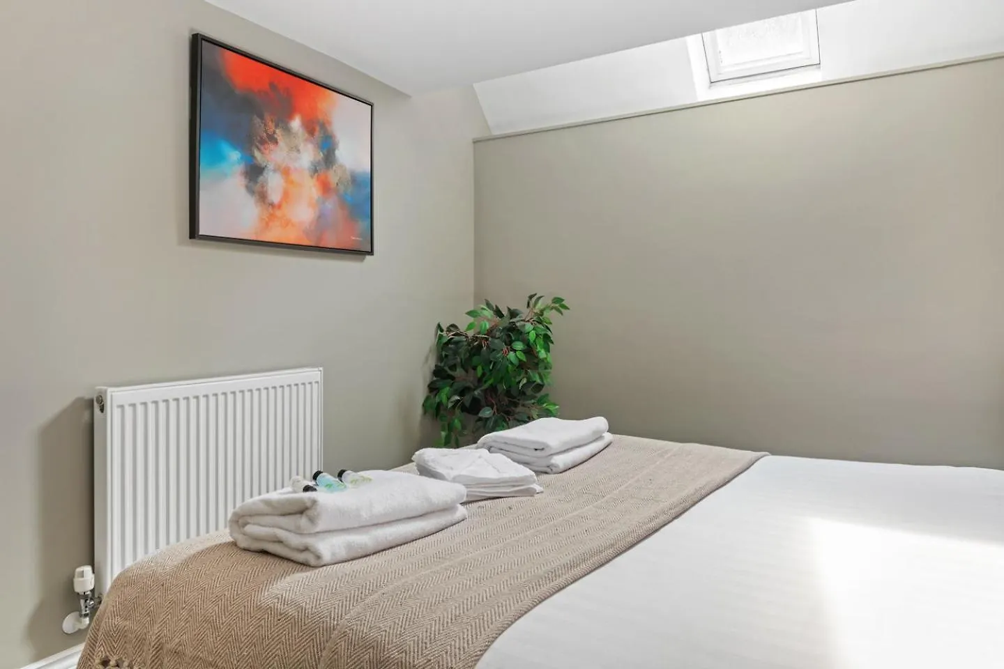 Bright & Quiet 2-Bedroom Apartment On Magdala Road Nottingham United Kingdom