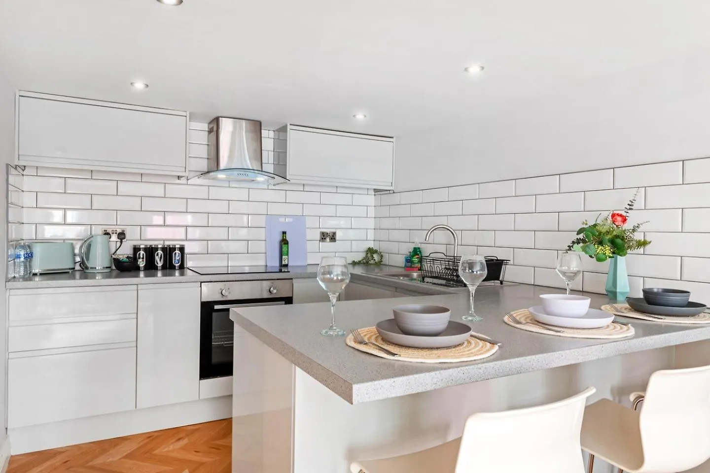 Bright & Quiet 2-Bedroom Apartment On Magdala Road Nottingham