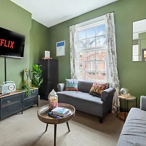  Apartment Hidden Retreat In The Heart Of The - 2 Bed
