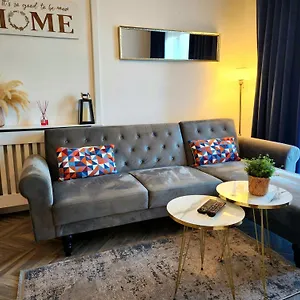  Apartment Stylish Serviced Studio Flat With Parking Located Just Off The Vibrant Mansfield Road